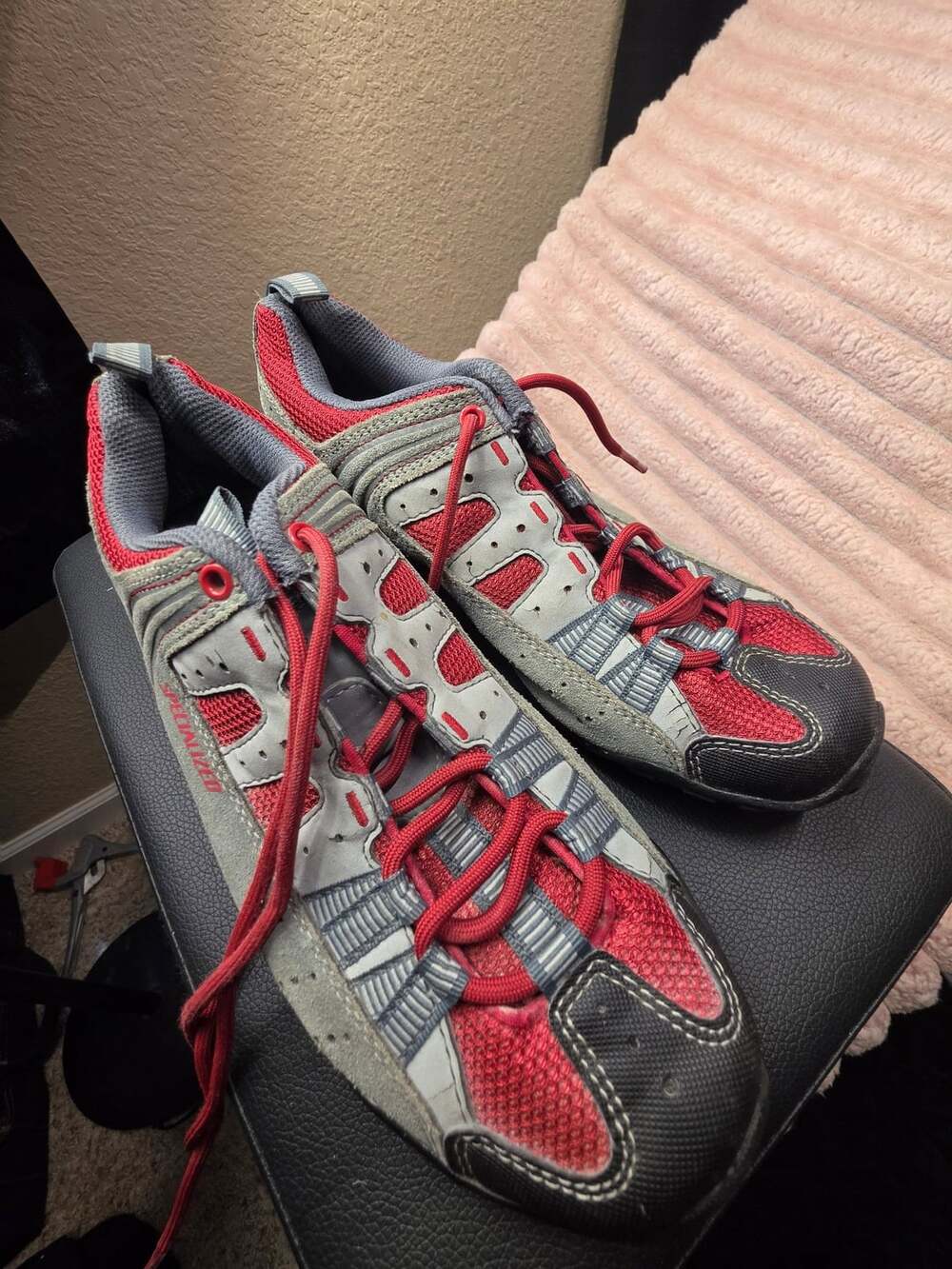 Specialized Tahoe WMN MTB Size 7 Red Gray Mountain Bike Shoes